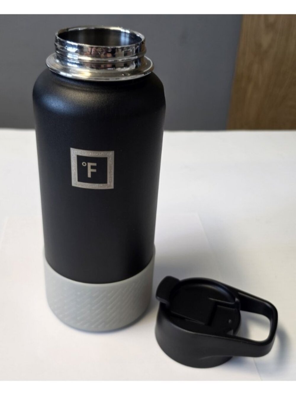 Hydro Flask Growler With Lid & Clear Rubber Boot 32oz Black Insulated - Picture 2 of 9